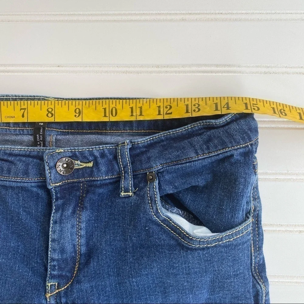 DKNY jeans Size 18 30